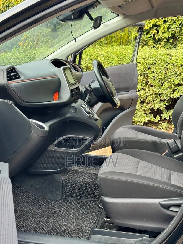 Toyota Sienta 1.5 FWD 2019 Black