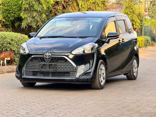 Toyota Sienta 1.5 FWD 2019 Black