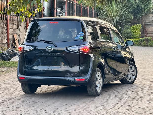 Toyota Sienta 1.5 FWD 2019 Black