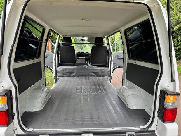 Mazda B 2018 White