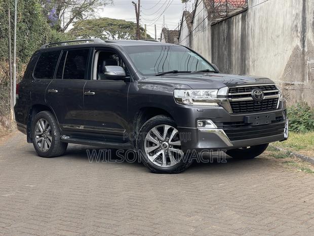 Toyota Land Cruiser 2021 Gray