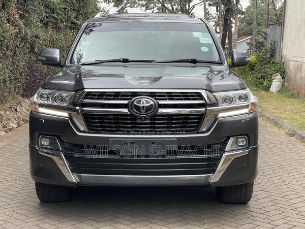 Toyota Land Cruiser 2021 Gray