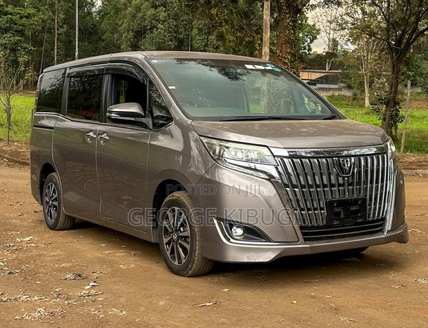 Toyota Noah 2018 Brown