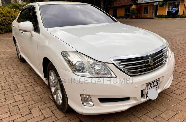 Toyota Crown 2008 White