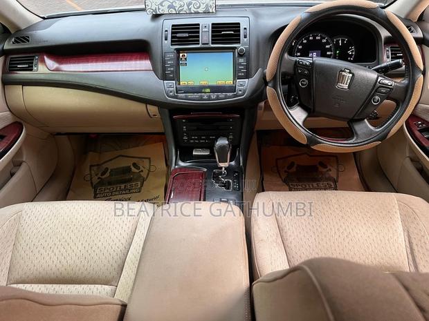 Toyota Crown 2008 White