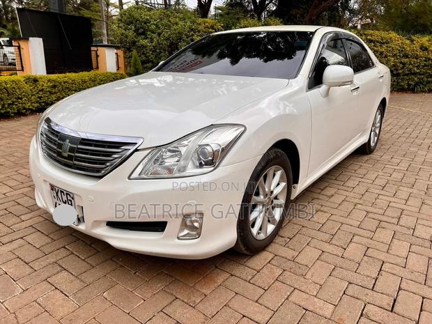Toyota Crown 2008 White