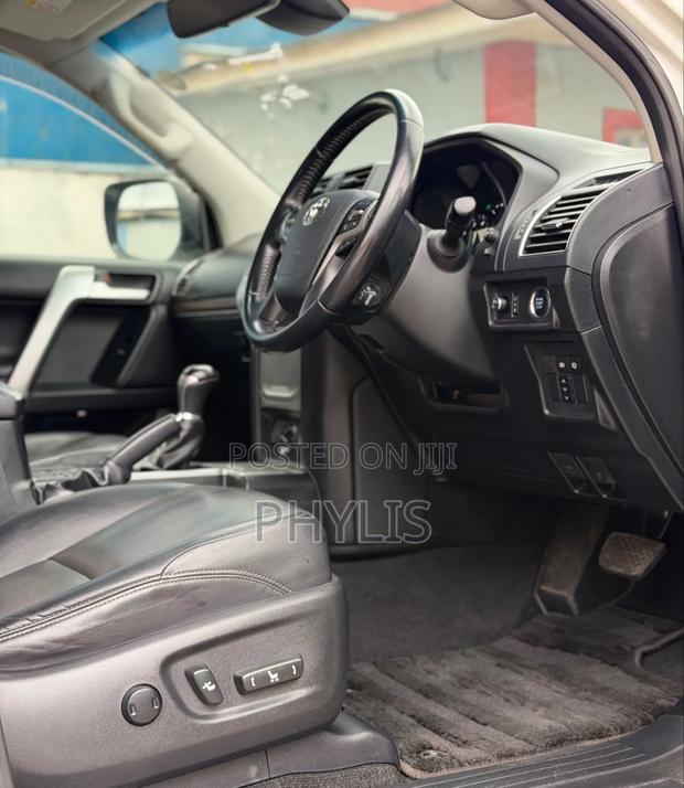 Toyota Land Cruiser Prado 2.7 2019 White