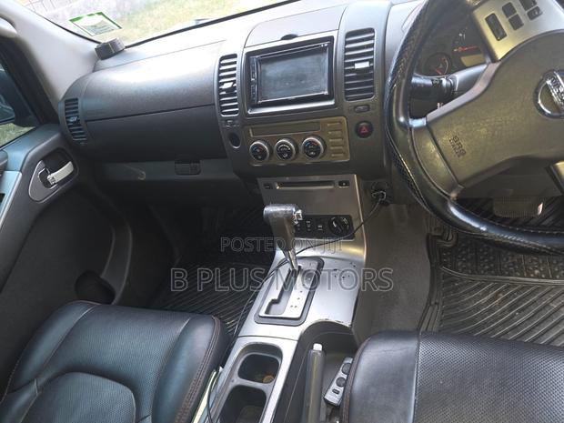 Nissan Navara 2008 Black