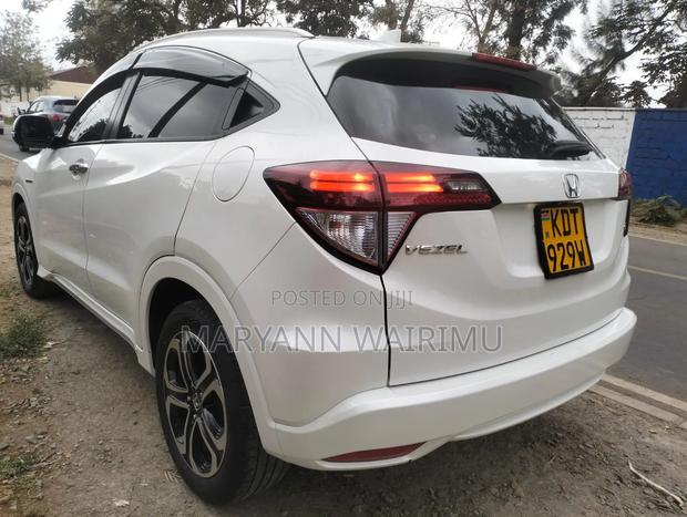 Honda Vezel 1.5 Hybrid 2WD 2018 White