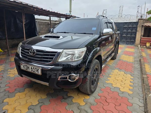 Toyota Hilux 3.0 D-4D 4x4 2015 Black