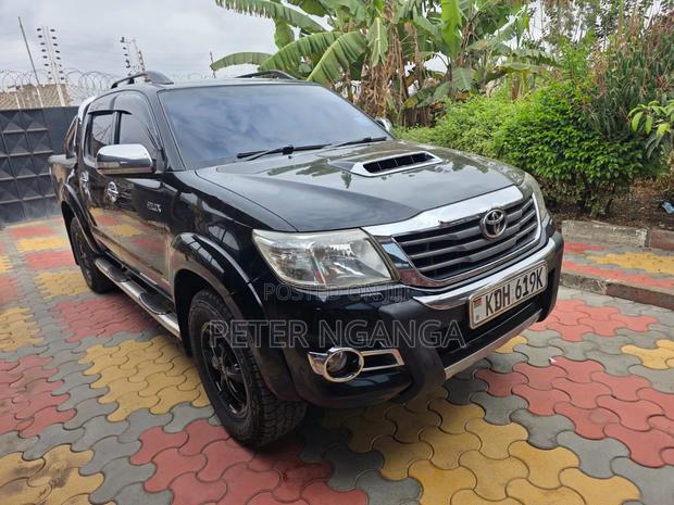 Toyota Hilux 3.0 D-4D 4x4 2015 Black