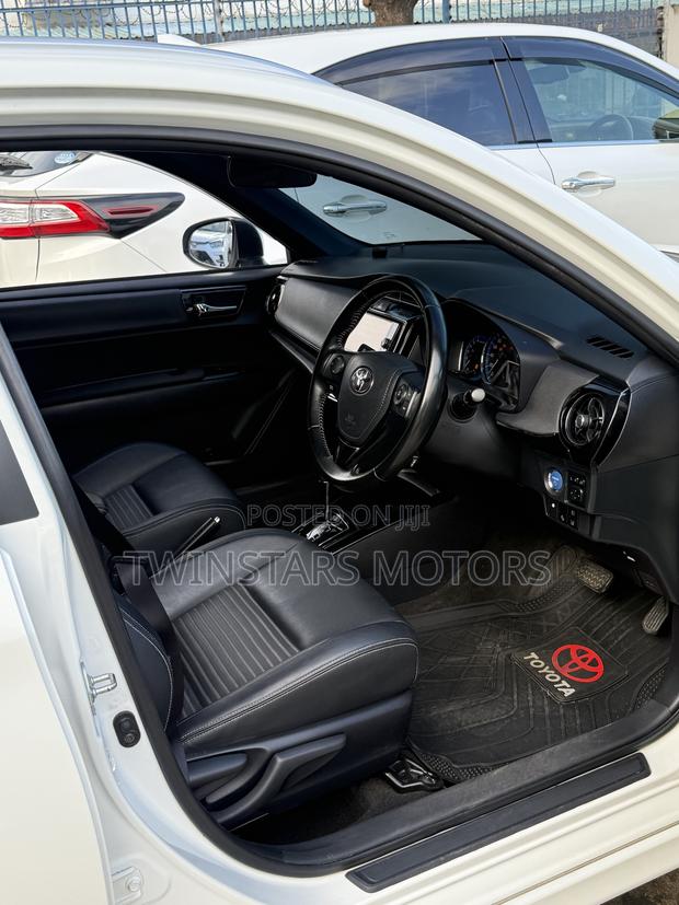 Toyota Corolla Fielder 1.5 Hybrid FWD 2019 White