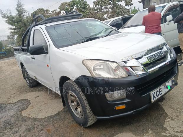 Isuzu D-MAX 2011 White