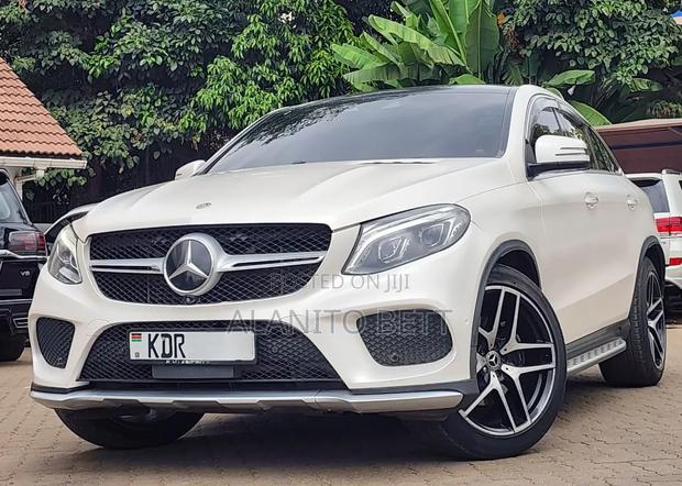 Mercedes-Benz 350D 2015 White