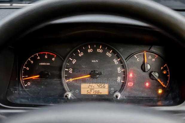Toyota Grand HiAce 2002 White