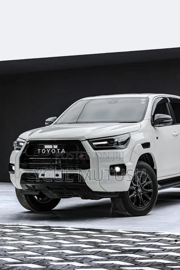 Toyota Hilux 2.4 Diesel 2020 White