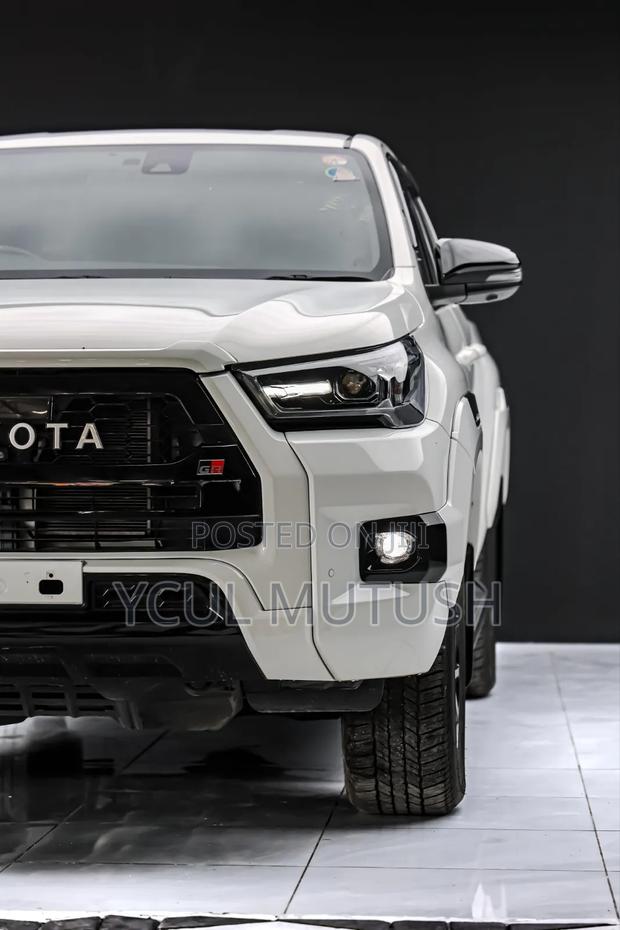 Toyota Hilux 2.4 Diesel 2020 White