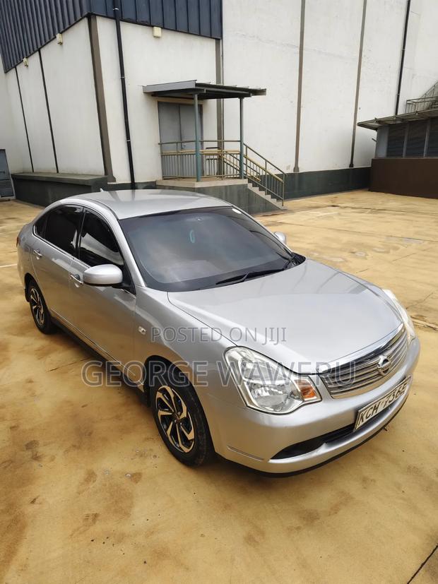 Nissan Bluebird 2009 Blue