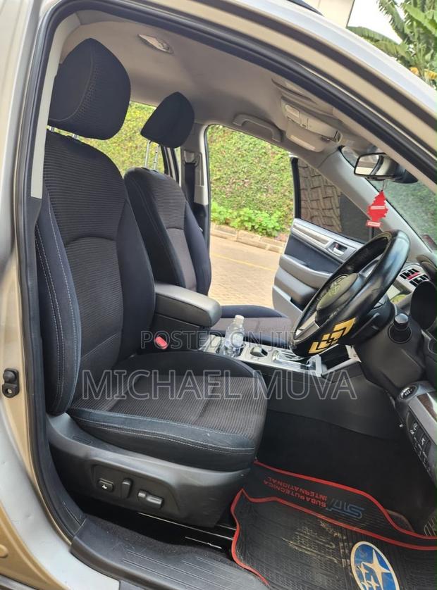 Subaru Outback 2.5i Limited AWD 2018 Gold