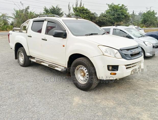 Isuzu D-MAX 2013 White