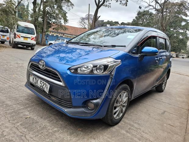 Toyota Sienta 1.5 FWD (6-seater) 2015 Blue