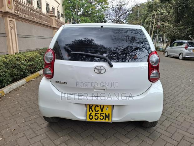 Toyota Passo 1.0 FWD 2012 White