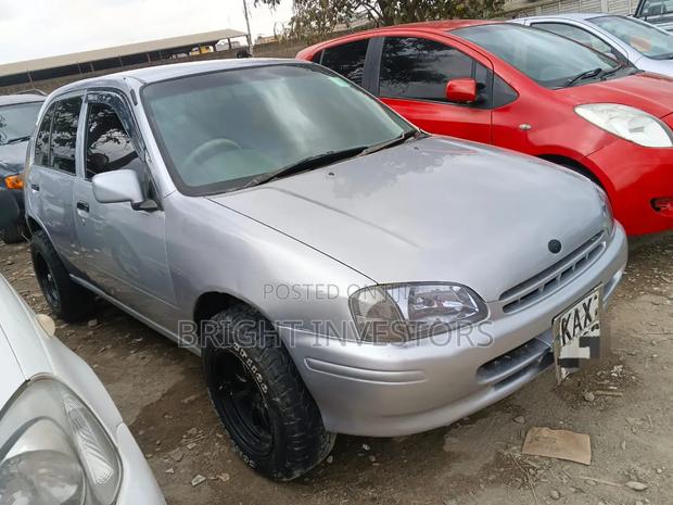 Toyota Starlet 2002 Silver