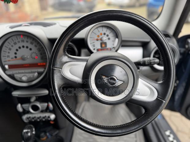 Mini Cooper 2010 Blue