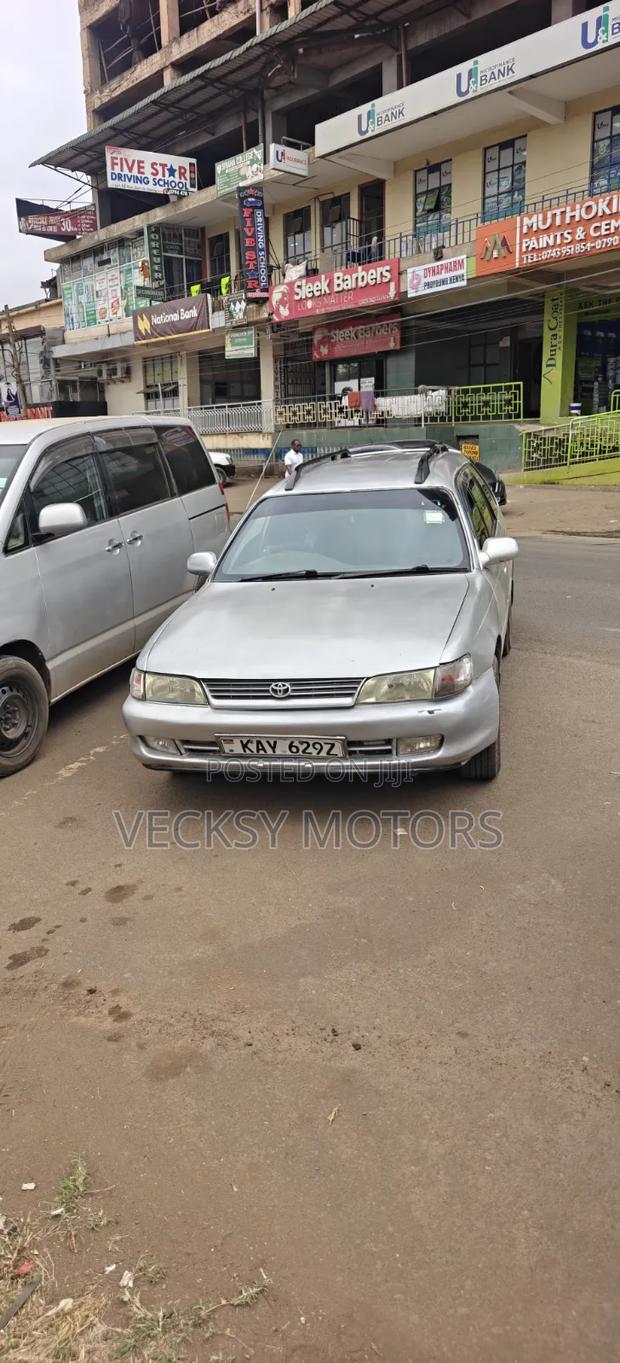 Toyota Corolla 2000 Silver