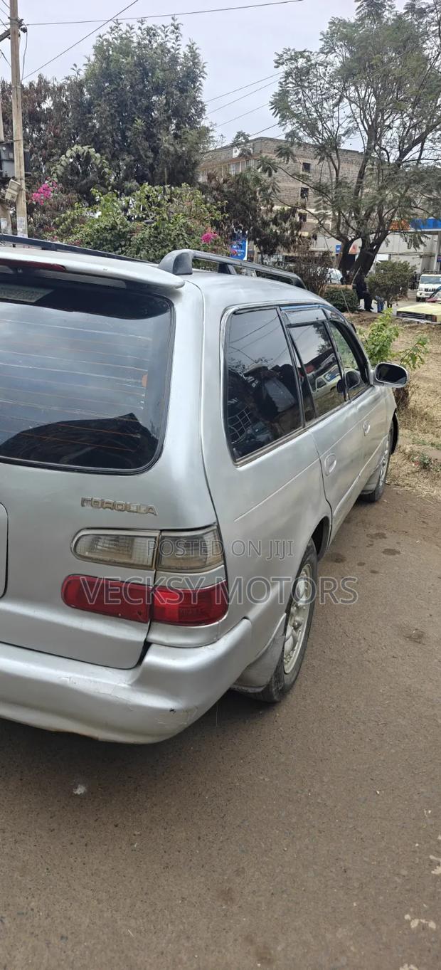 Toyota Corolla 2000 Silver
