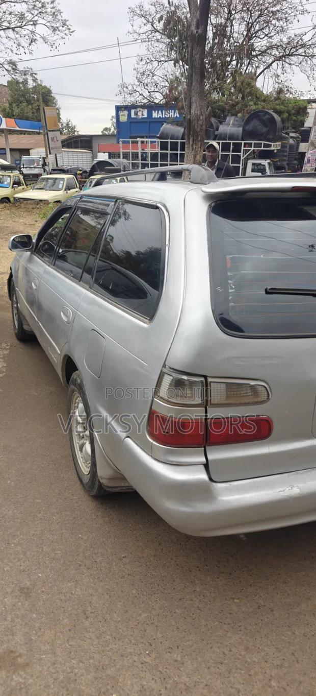 Toyota Corolla 2000 Silver