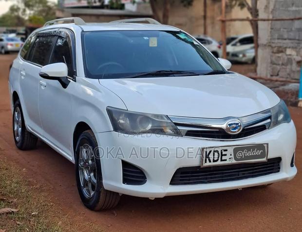 Toyota Corolla Fielder 1.5 Hybrid FWD 2014 White