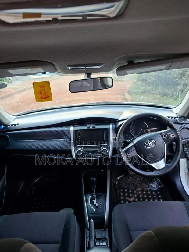 Toyota Corolla Fielder 1.5 Hybrid FWD 2014 White
