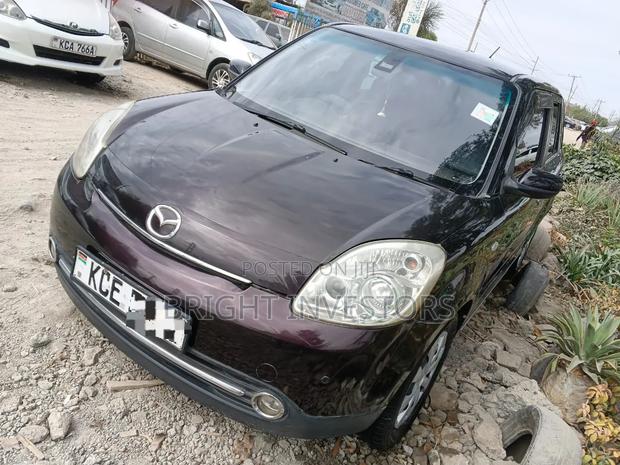Mazda Verisa 2011