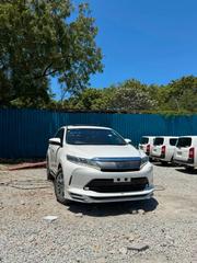Toyota Harrier 2.0 2018 Pearl for sale