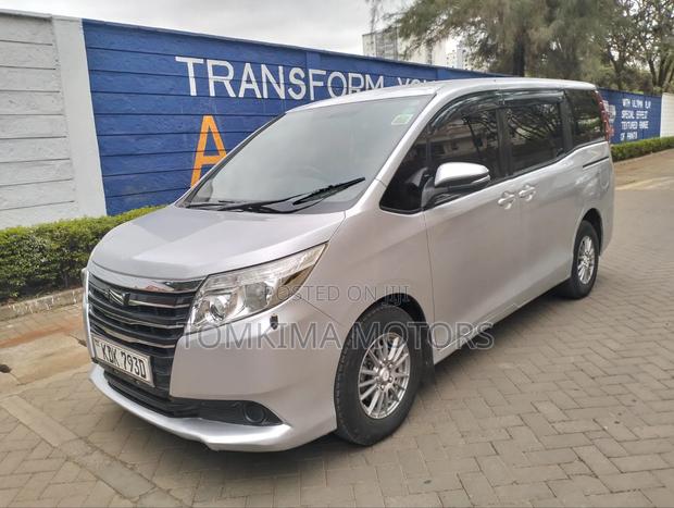 Toyota Noah 2015 Silver