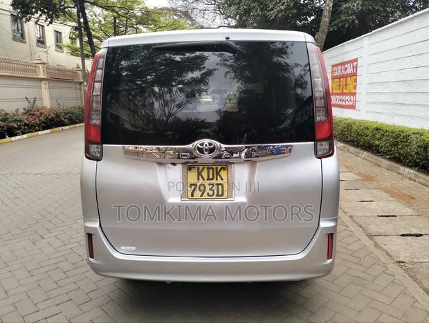 Toyota Noah 2015 Silver