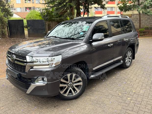 Toyota Land Cruiser 4.5 V8 VXR 2021 Gray