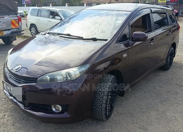 Toyota Wish 2013 Maroon