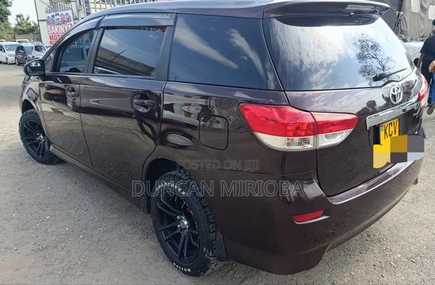 Toyota Wish 2013 Maroon