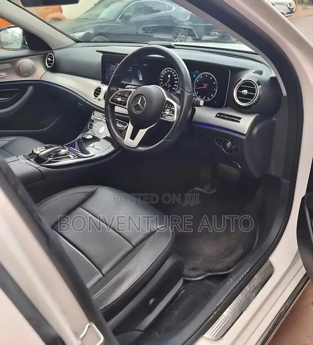 Mercedes-Benz E200 2019 Pearl