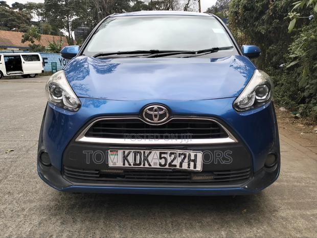 Toyota Sienta 2015 Blue