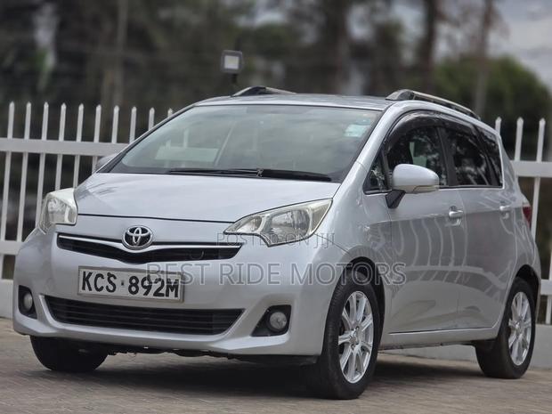 Toyota Ractis 1.5 FWD 2013 Silver