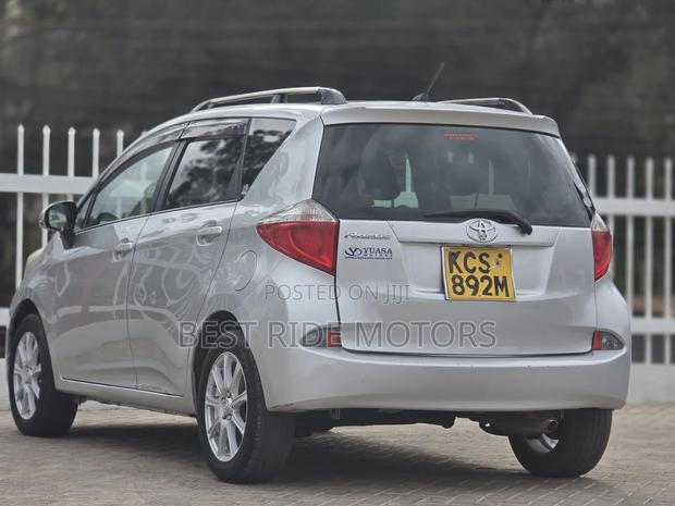 Toyota Ractis 1.5 FWD 2013 Silver