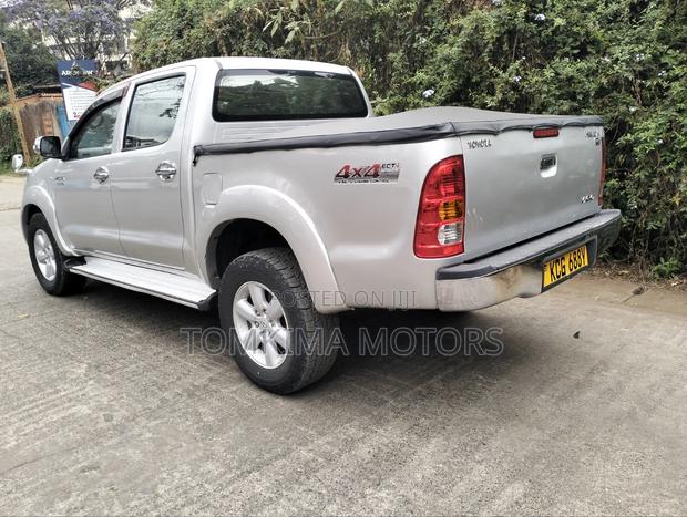 Toyota Hilux 2010 Silver