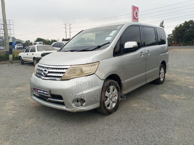 Nissan Serena 2010 Silver