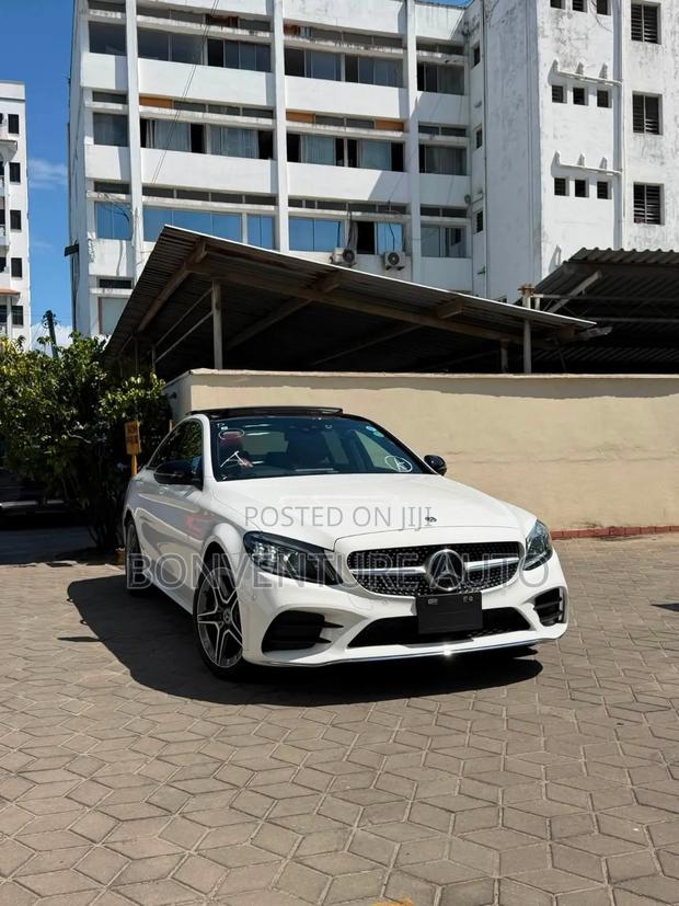 Mercedes-Benz C200 2018 White