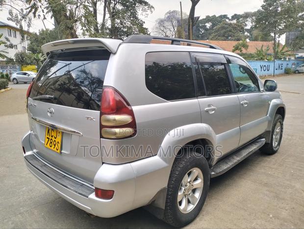 Toyota Land Cruiser Prado 2011 Silver