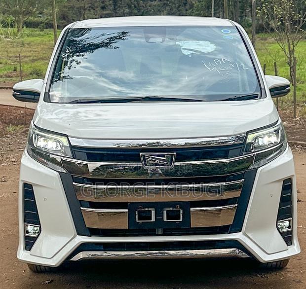 Toyota Noah 2019 White