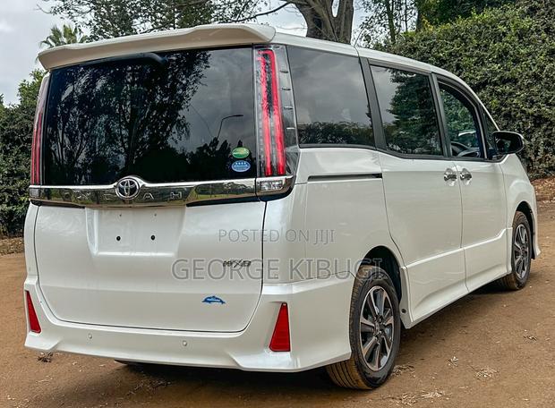 Toyota Noah 2019 White